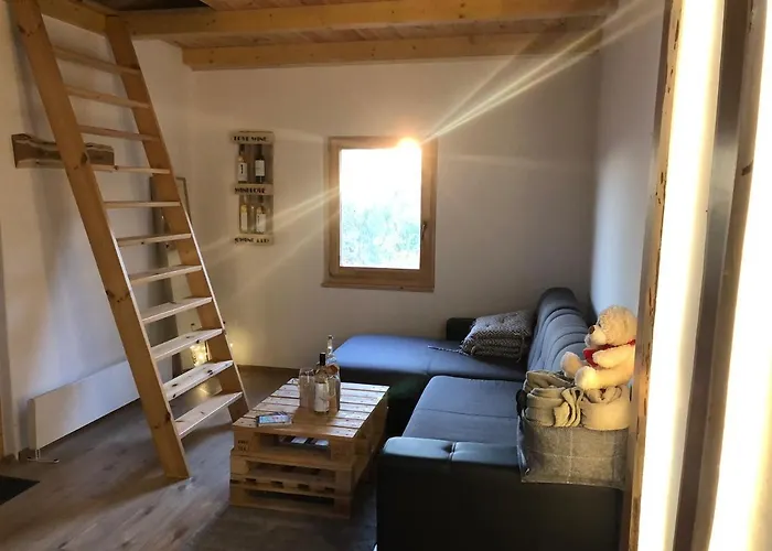 Balatoni Preshaziko * Szolosgyorok